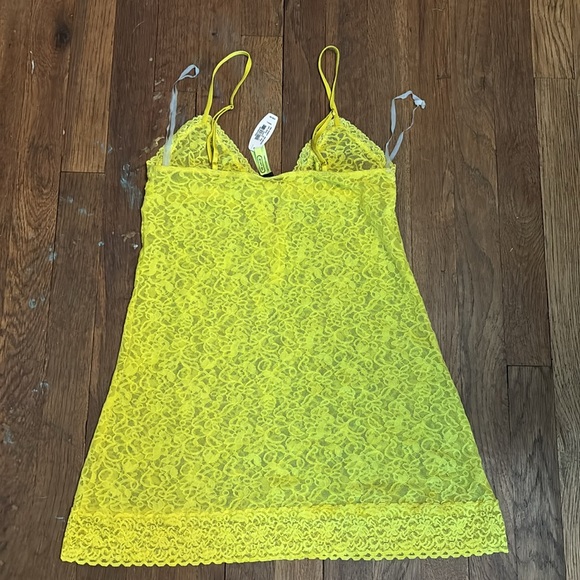 SM NWT YELLOW VICTORIAS SECRET LACE NIGHTY - Picture 3 of 3